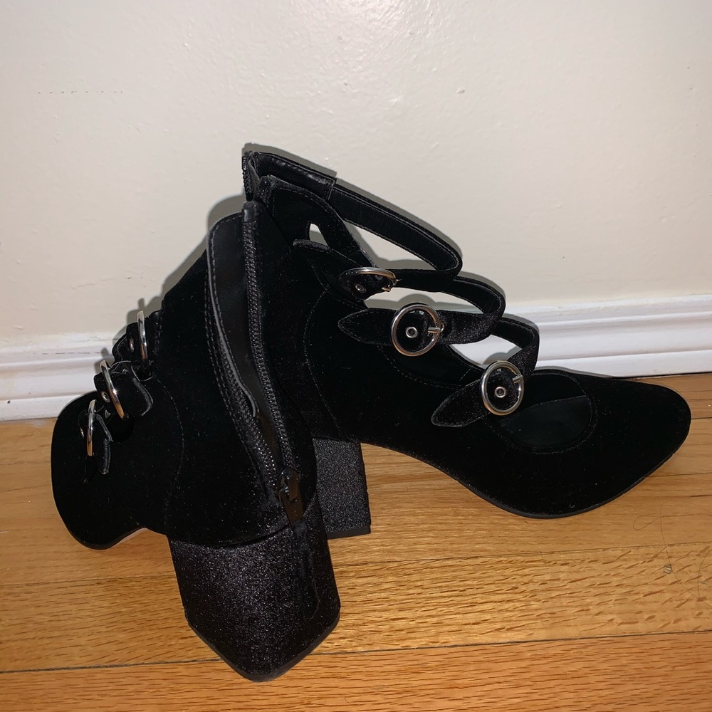 TOPSHOP Black Suede Closed Toe Heels